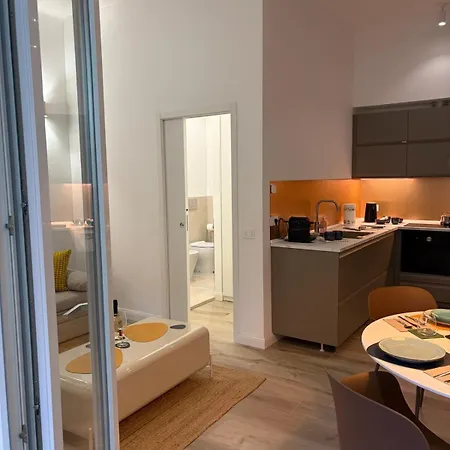 Apartamento Premium Duomo Metro1, Comolake Trains11