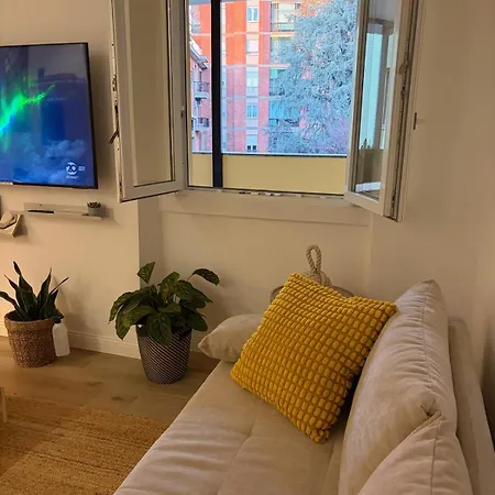 Apartamento Premium Duomo Metro1, Comolake Trains11 *
