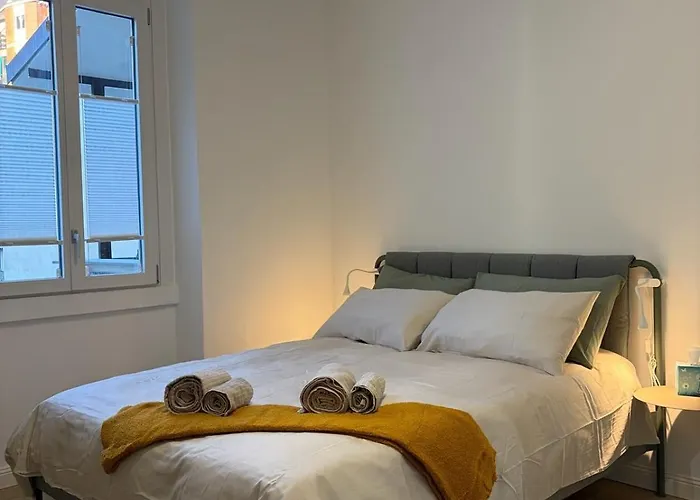 Premium Duomo Metro1, Comolake Trains11 Διαμέρισμα *