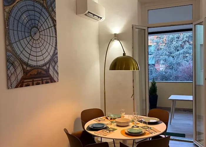 Premium Duomo Metro1, Comolake Trains11 Διαμέρισμα