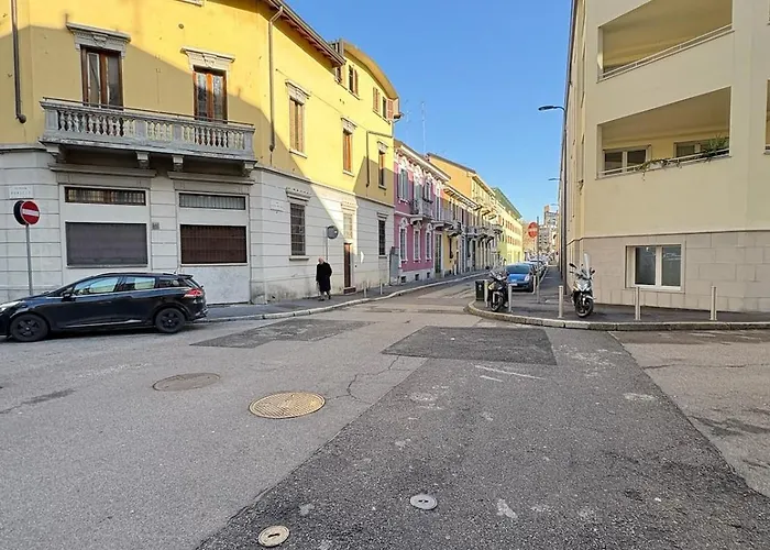 Premium Duomo Metro1, Comolake Trains11 *